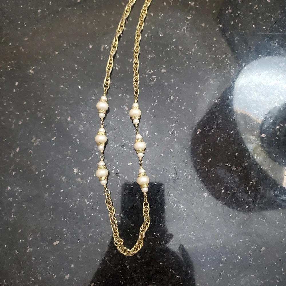 Mid-century modern gold filled faux pearls costume jewelry Napier like - Picture 2 of 4